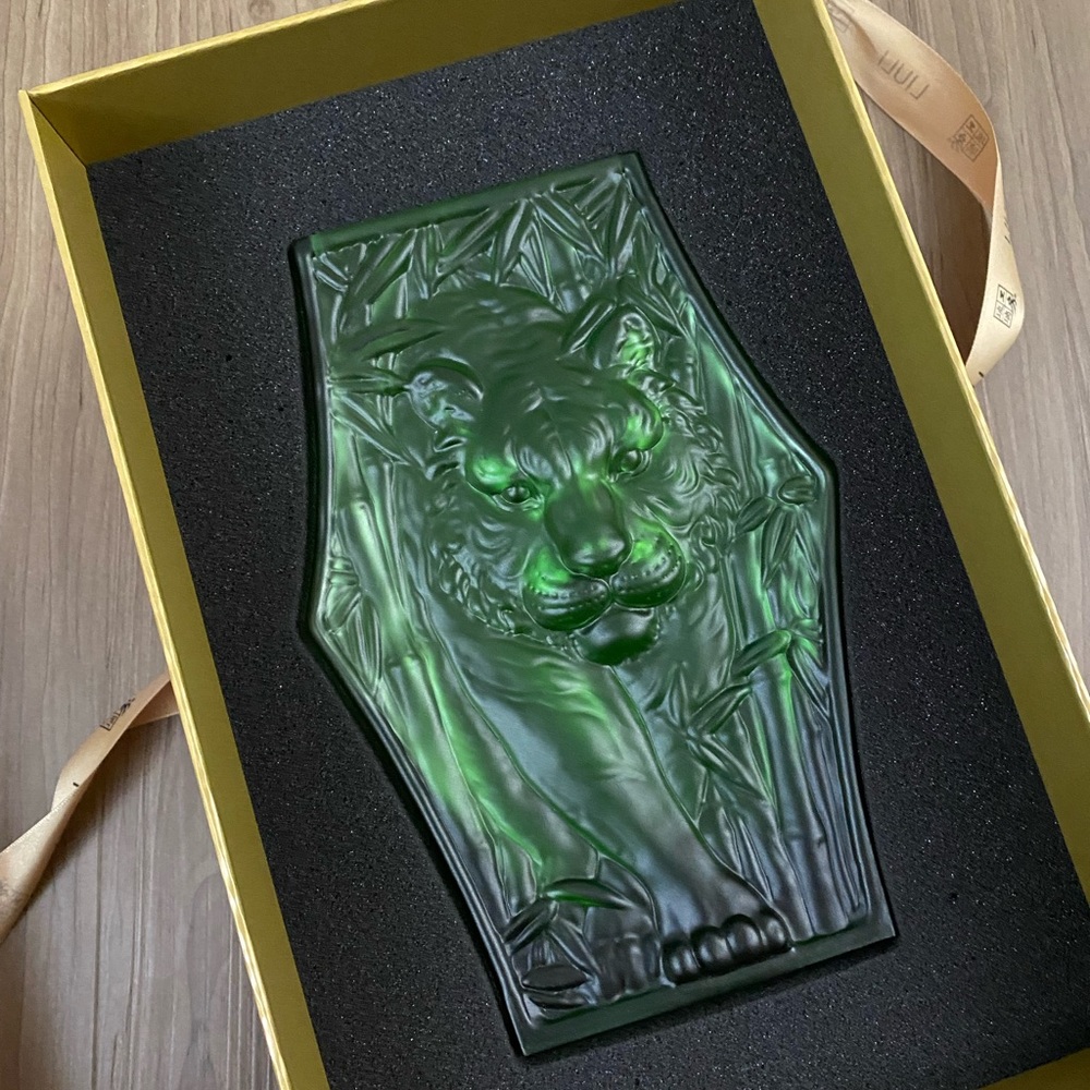 LIULI Exclusive Crystal Art: Year of the Tiger Vase (NEW)